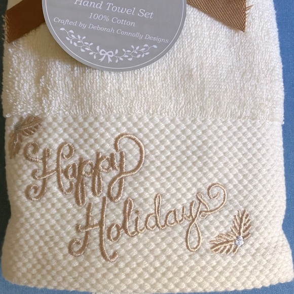 NWT ‼️Beautiful Christmas Embroidered Hand Towels 2 - Pack - Picture 2 of 7